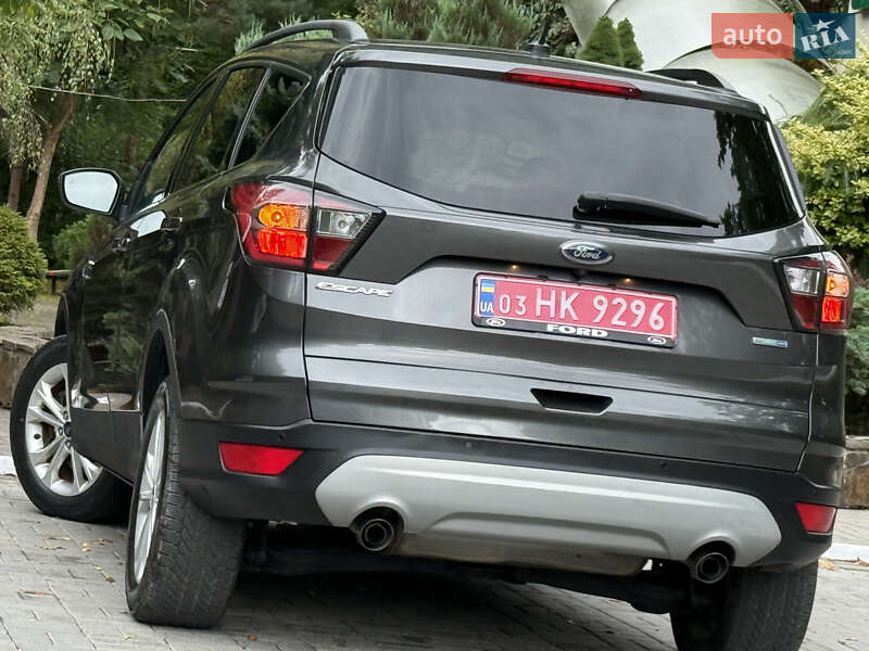 Внедорожник / Кроссовер Ford Escape 2016 в Дрогобыче