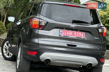 Внедорожник / Кроссовер Ford Escape 2016 в 