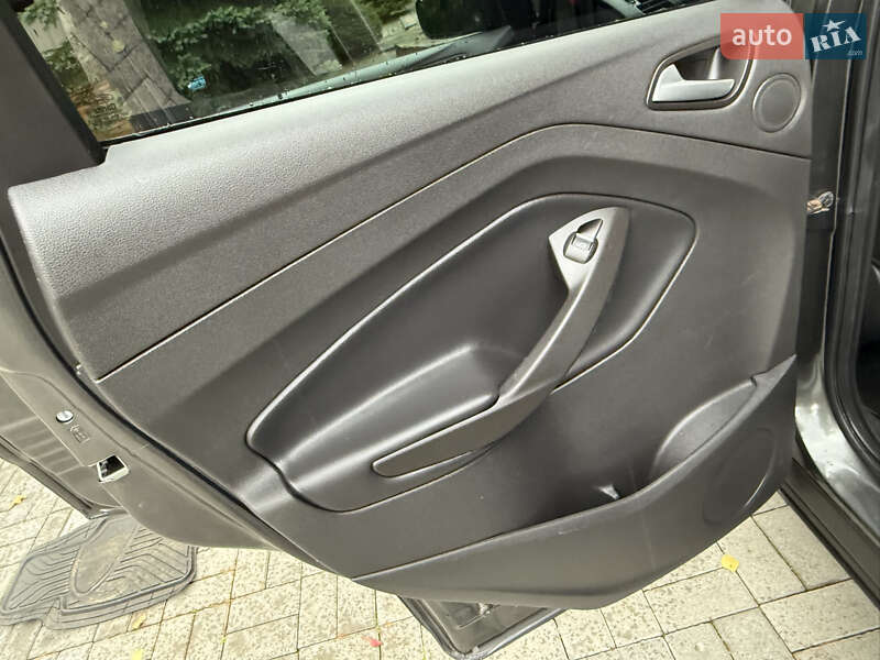 Внедорожник / Кроссовер Ford Escape 2016 в Дрогобыче