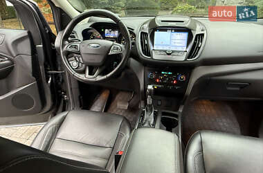 Внедорожник / Кроссовер Ford Escape 2016 в 