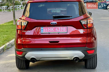 Внедорожник / Кроссовер Ford Escape 2018 в 