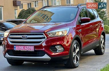 Внедорожник / Кроссовер Ford Escape 2018 в 