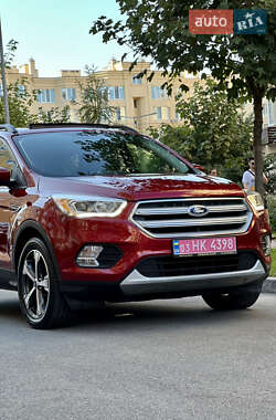 Внедорожник / Кроссовер Ford Escape 2018 в 