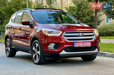 Внедорожник / Кроссовер Ford Escape 2018 в 