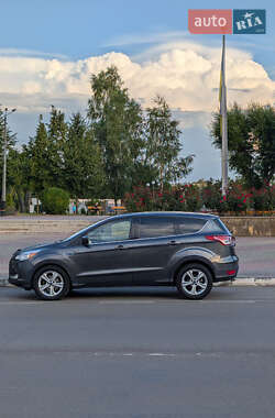 Внедорожник / Кроссовер Ford Escape 2015 в 