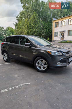 Внедорожник / Кроссовер Ford Escape 2015 в 