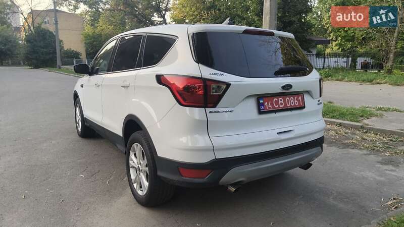 Внедорожник / Кроссовер Ford Escape 2019 в Киеве