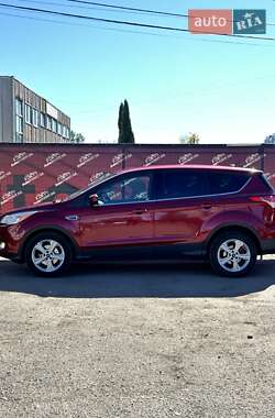 Внедорожник / Кроссовер Ford Escape 2015 в 