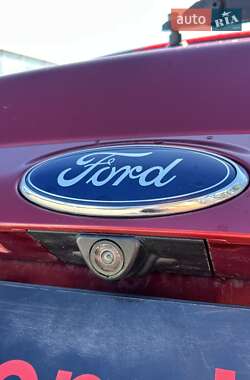 Внедорожник / Кроссовер Ford Escape 2015 в 