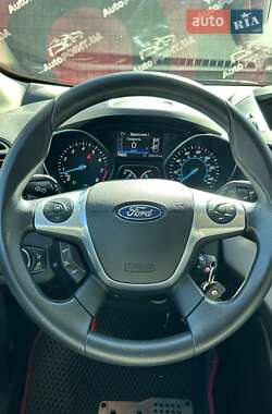 Внедорожник / Кроссовер Ford Escape 2015 в 