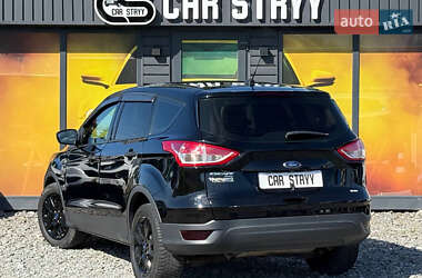 Внедорожник / Кроссовер Ford Escape 2016 в 