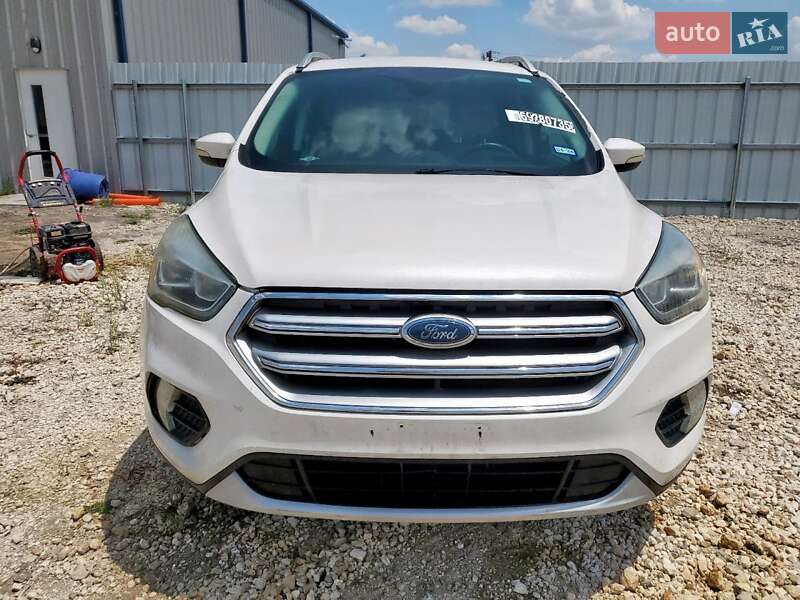 Внедорожник / Кроссовер Ford Escape 2017 в Черкассах