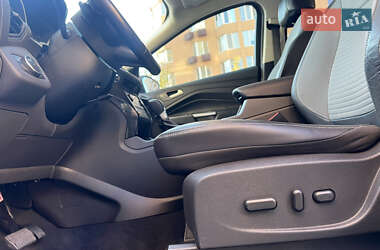 Внедорожник / Кроссовер Ford Escape 2017 в 