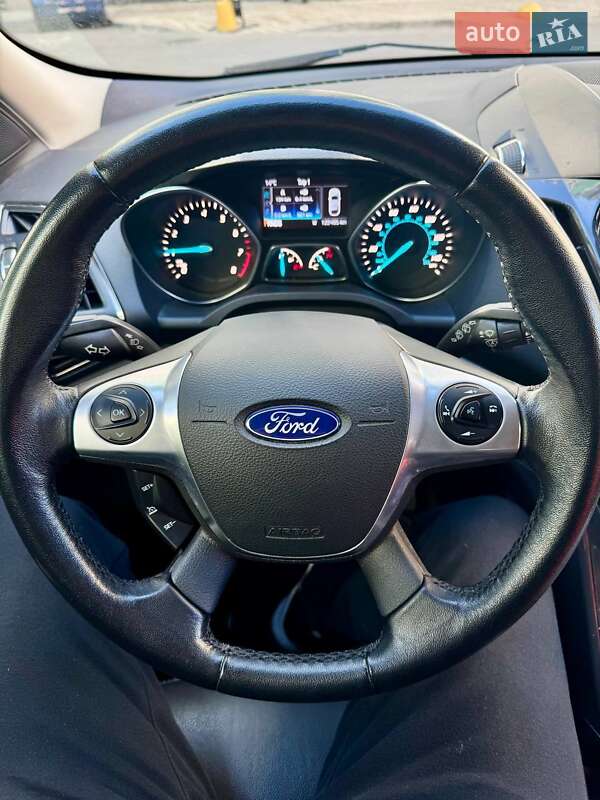 Позашляховик / Кросовер Ford Escape 2015 в Києві