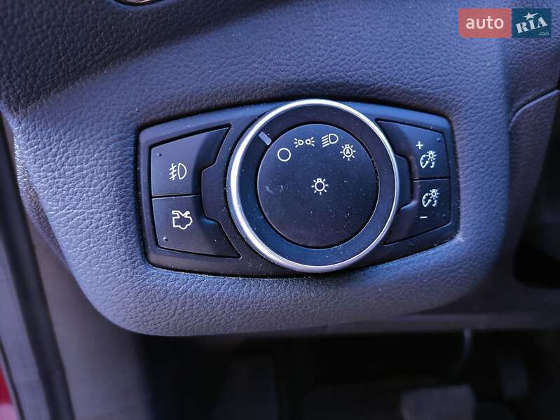 Позашляховик / Кросовер Ford Escape 2015 в Києві