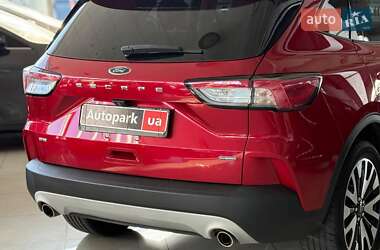 Внедорожник / Кроссовер Ford Escape 2020 в 
