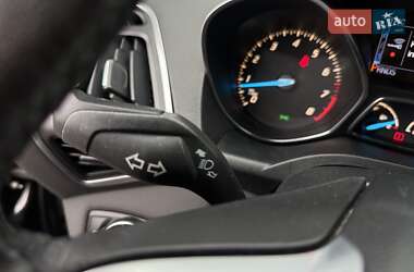 Внедорожник / Кроссовер Ford Escape 2013 в 