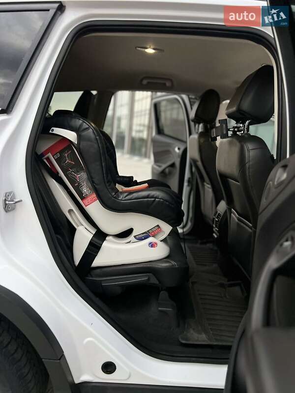Внедорожник / Кроссовер Ford Escape 2014 в Тернополе