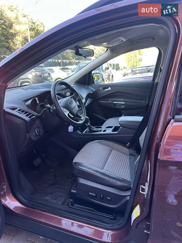 Внедорожник / Кроссовер Ford Escape 2018 в Черновцах