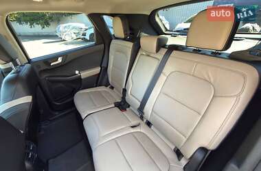 Внедорожник / Кроссовер Ford Escape 2020 в 