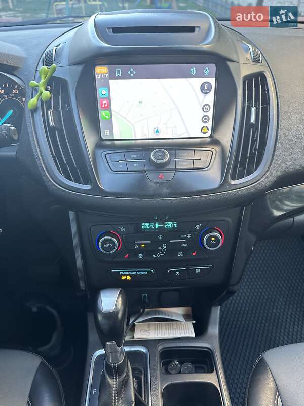Внедорожник / Кроссовер Ford Escape 2017 в Ивано-Франковске