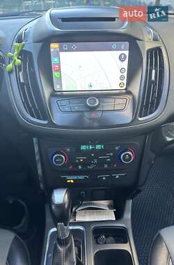 Внедорожник / Кроссовер Ford Escape 2017 в 