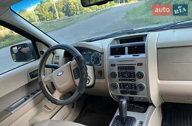 Внедорожник / Кроссовер Ford Escape 2011 в 