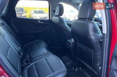 Внедорожник / Кроссовер Ford Escape 2022 в 
