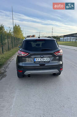 Внедорожник / Кроссовер Ford Escape 2015 в 