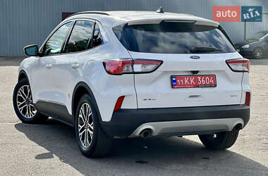 Внедорожник / Кроссовер Ford Escape 2020 в 
