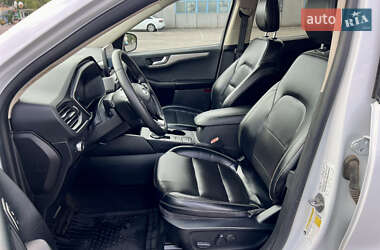 Внедорожник / Кроссовер Ford Escape 2020 в 