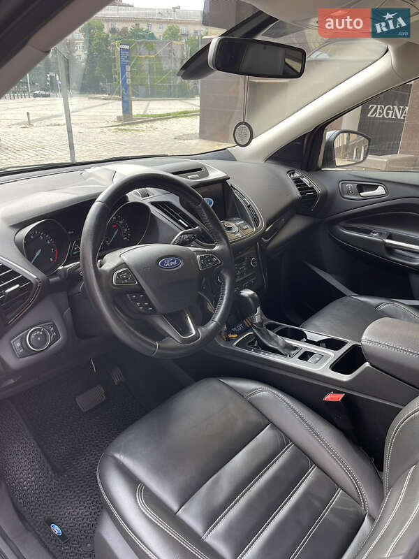 Внедорожник / Кроссовер Ford Escape 2017 в Киеве