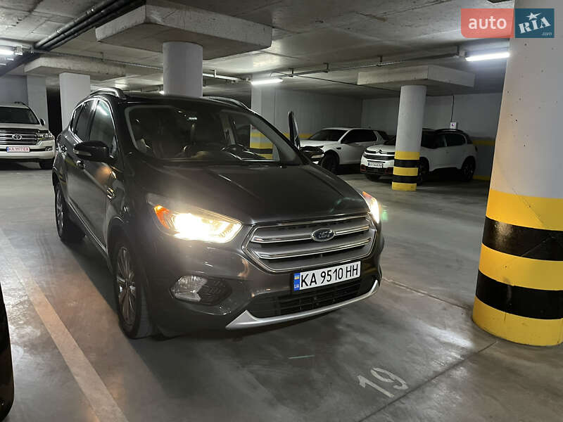Внедорожник / Кроссовер Ford Escape 2017 в Киеве