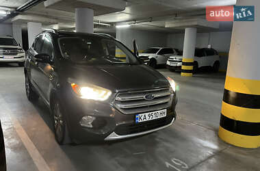 Внедорожник / Кроссовер Ford Escape 2017 в 