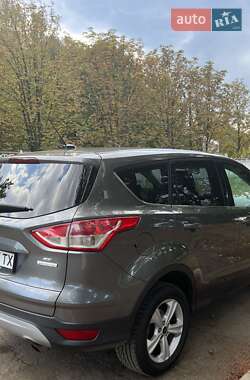 Внедорожник / Кроссовер Ford Escape 2014 в 