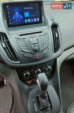 Внедорожник / Кроссовер Ford Escape 2015 в 