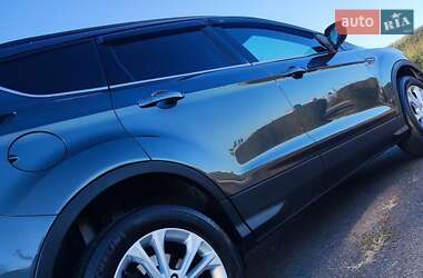 Внедорожник / Кроссовер Ford Escape 2017 в 