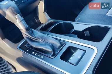 Внедорожник / Кроссовер Ford Escape 2017 в 