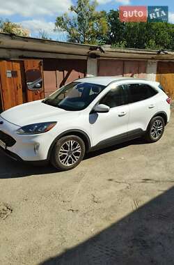 Внедорожник / Кроссовер Ford Escape 2020 в 