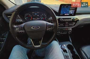 Внедорожник / Кроссовер Ford Escape 2020 в 