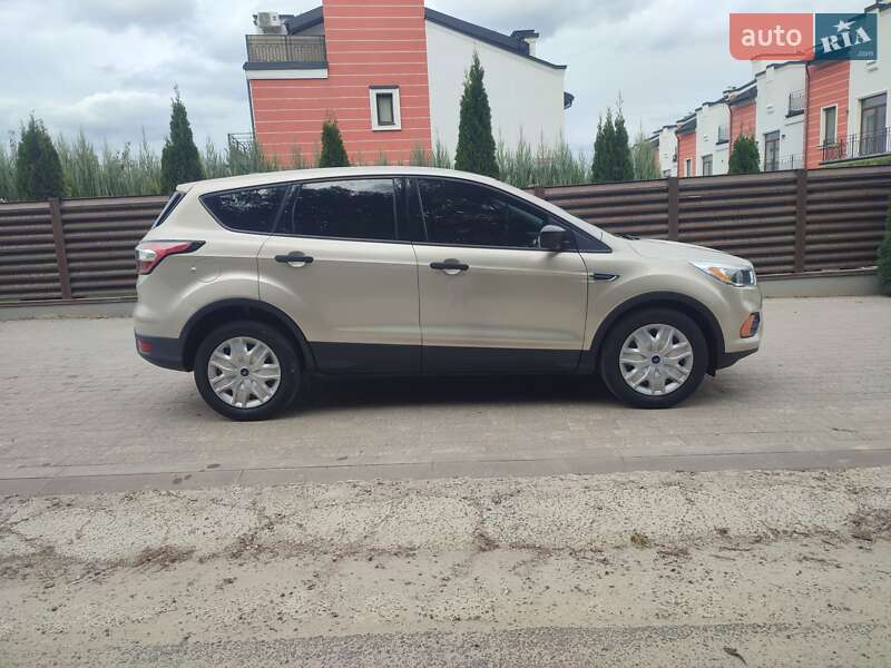 Внедорожник / Кроссовер Ford Escape 2017 в Львове