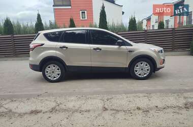 Внедорожник / Кроссовер Ford Escape 2017 в 