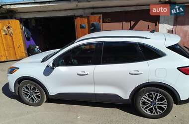 Внедорожник / Кроссовер Ford Escape 2020 в 