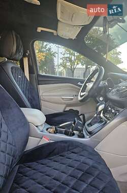 Внедорожник / Кроссовер Ford Escape 2014 в 
