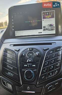Внедорожник / Кроссовер Ford Escape 2014 в 