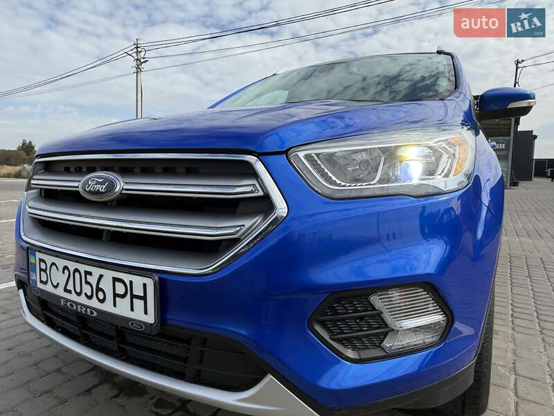 Внедорожник / Кроссовер Ford Escape 2017 в 
