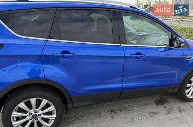 Внедорожник / Кроссовер Ford Escape 2017 в 