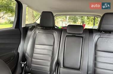 Внедорожник / Кроссовер Ford Escape 2017 в 