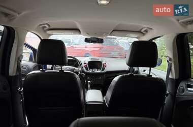 Внедорожник / Кроссовер Ford Escape 2017 в 