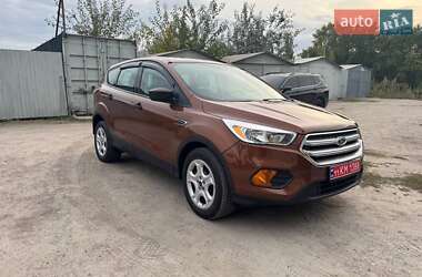 Внедорожник / Кроссовер Ford Escape 2016 в 
